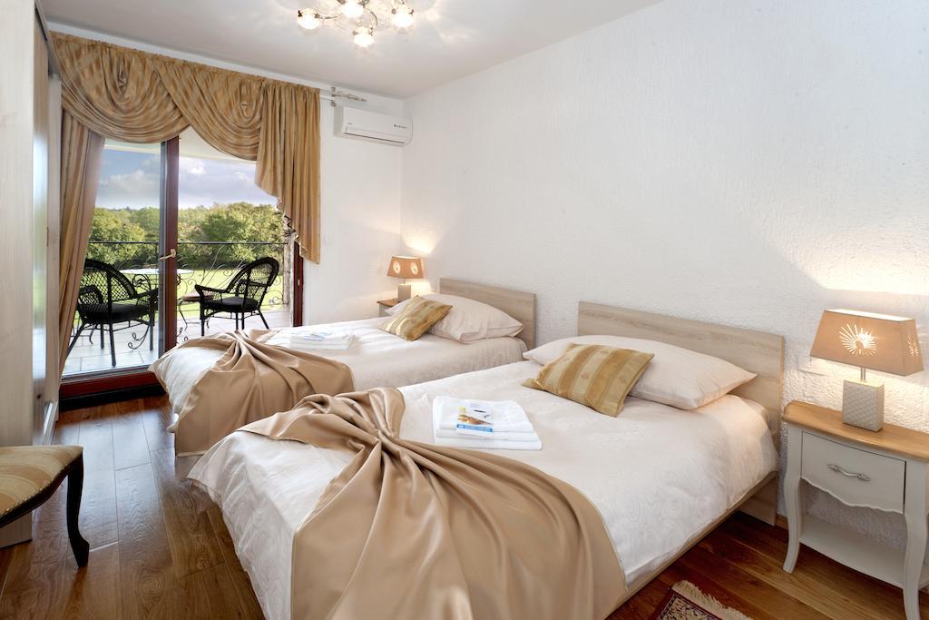 Villa Castello Rausch Valkarin Room photo