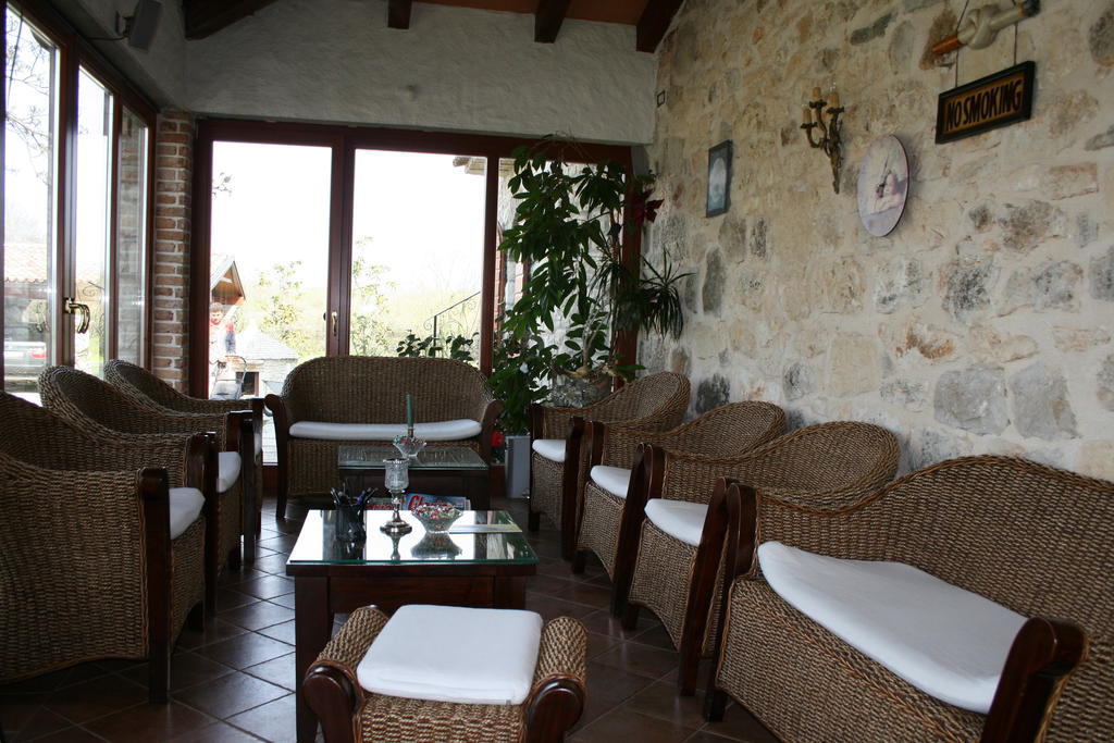 Villa Castello Rausch Valkarin Exterior photo